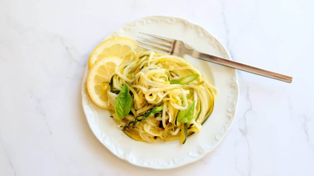 Zucchini Spaghetti (100 Calories & Low Carb!) - Chef Savvy