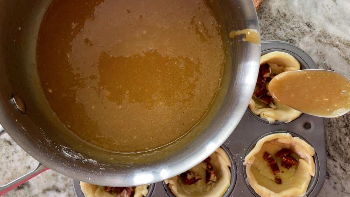 Filling the pastry shells with the filling