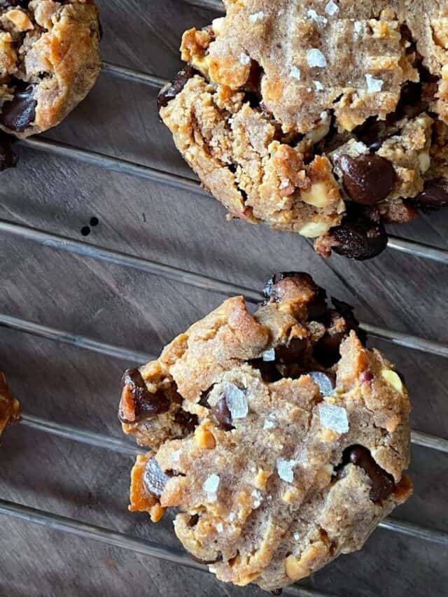 Low Carb Peanut Butter Chocolate Chip Cookies