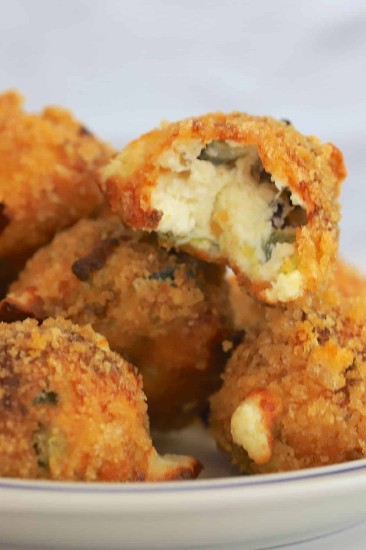 close up of keto air fryer jalapeno popper bites on a plate.