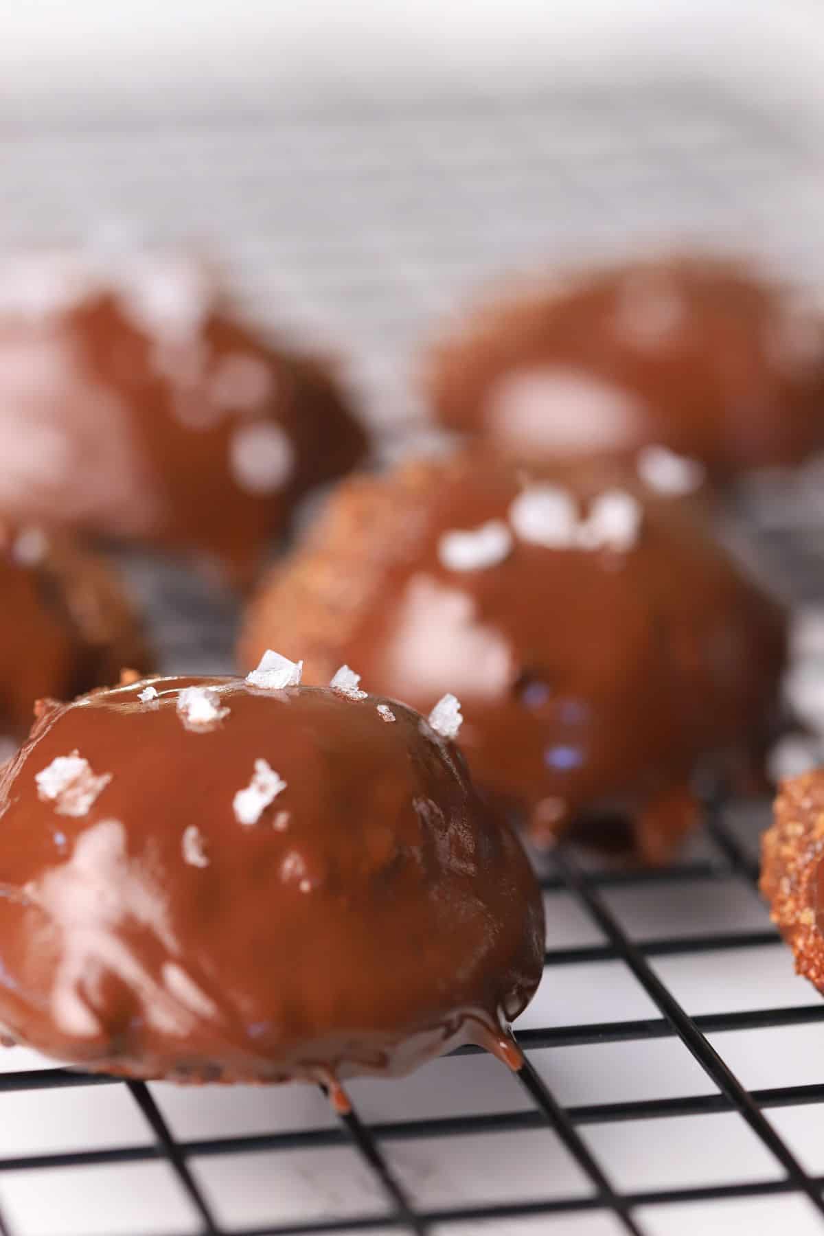 Collagen cookies on a wire rack.