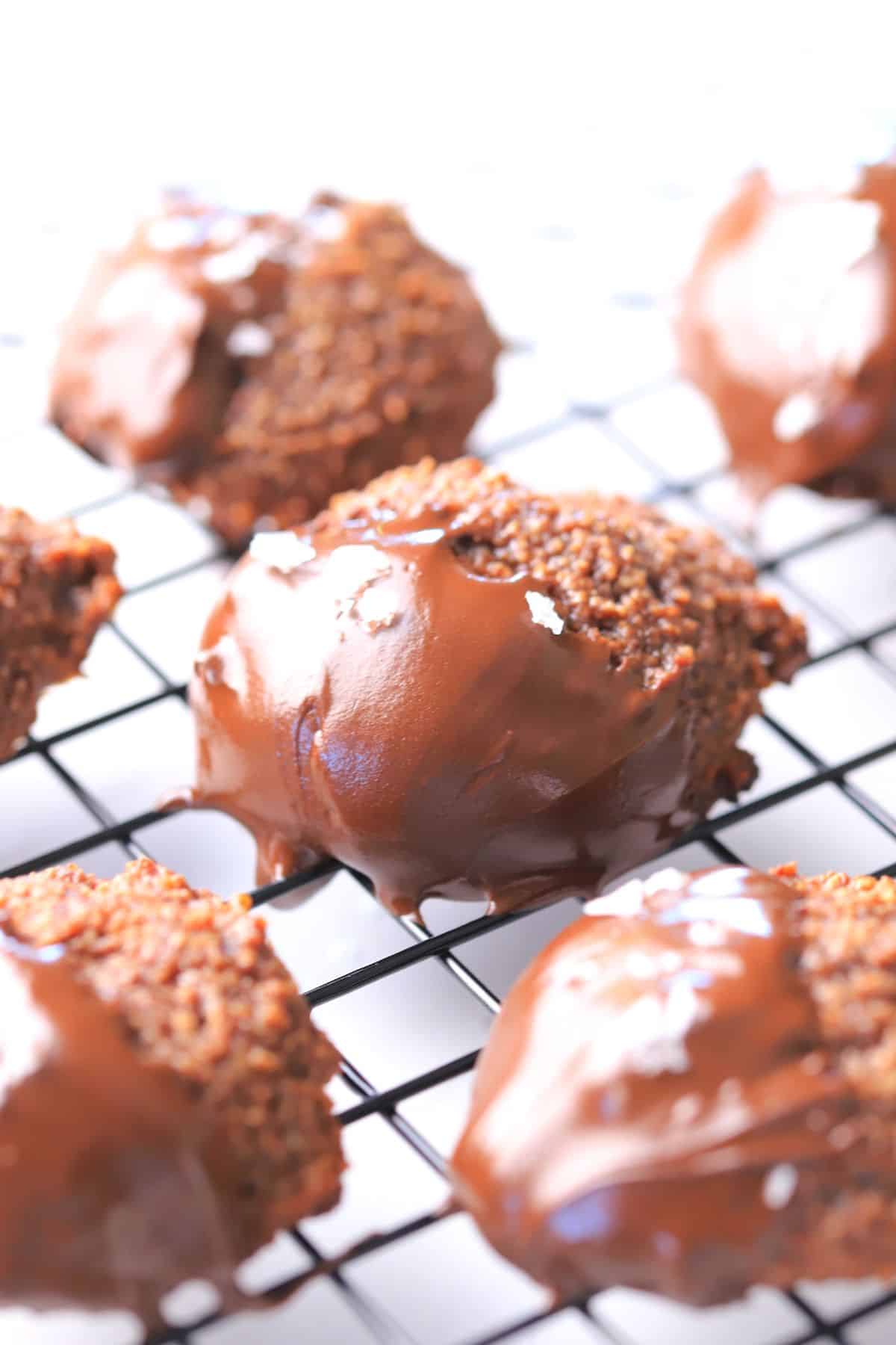 Collagen cookies on a wire rack.