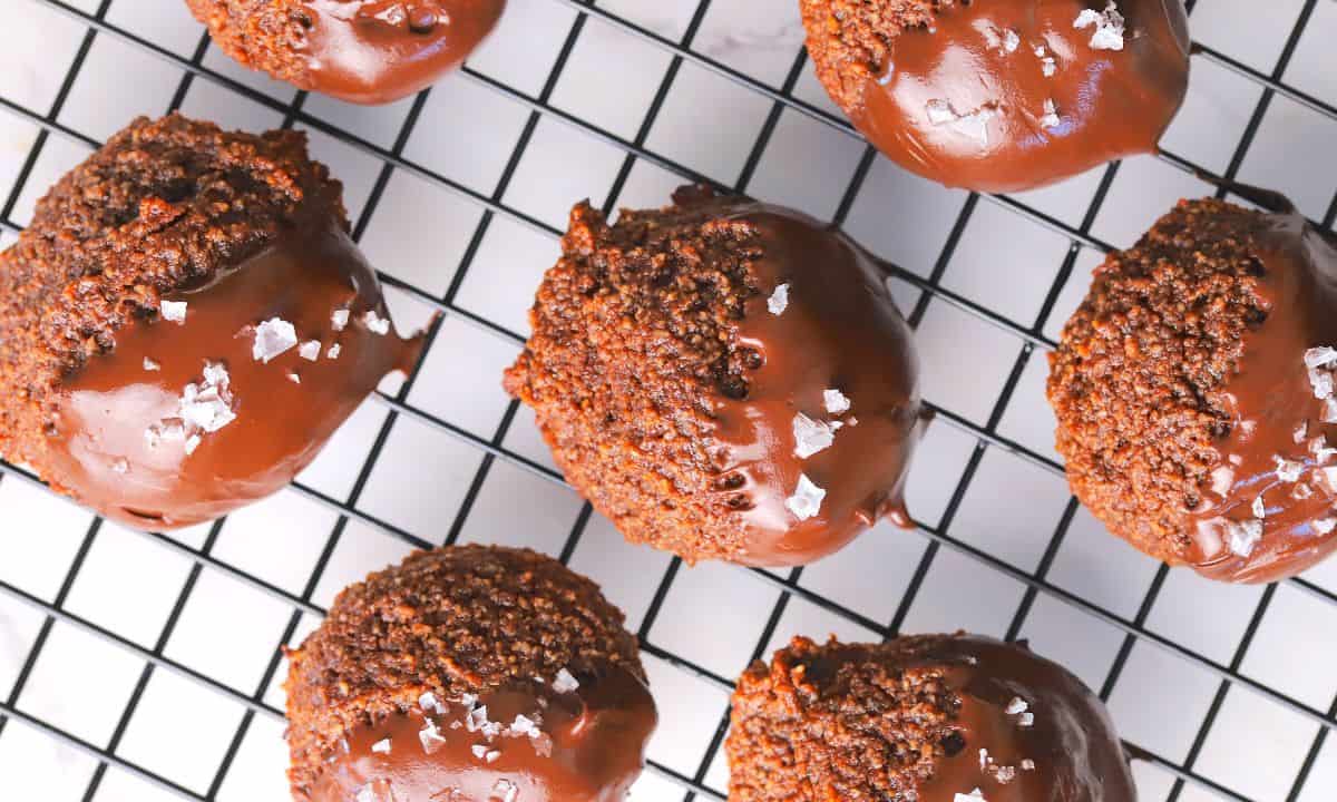 Collagen cookies on a wire rack.