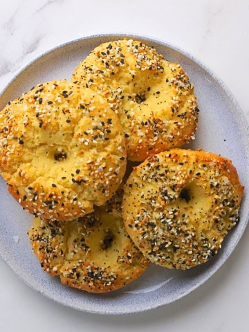 High protein cottage cheese low carb bagels on a plate.