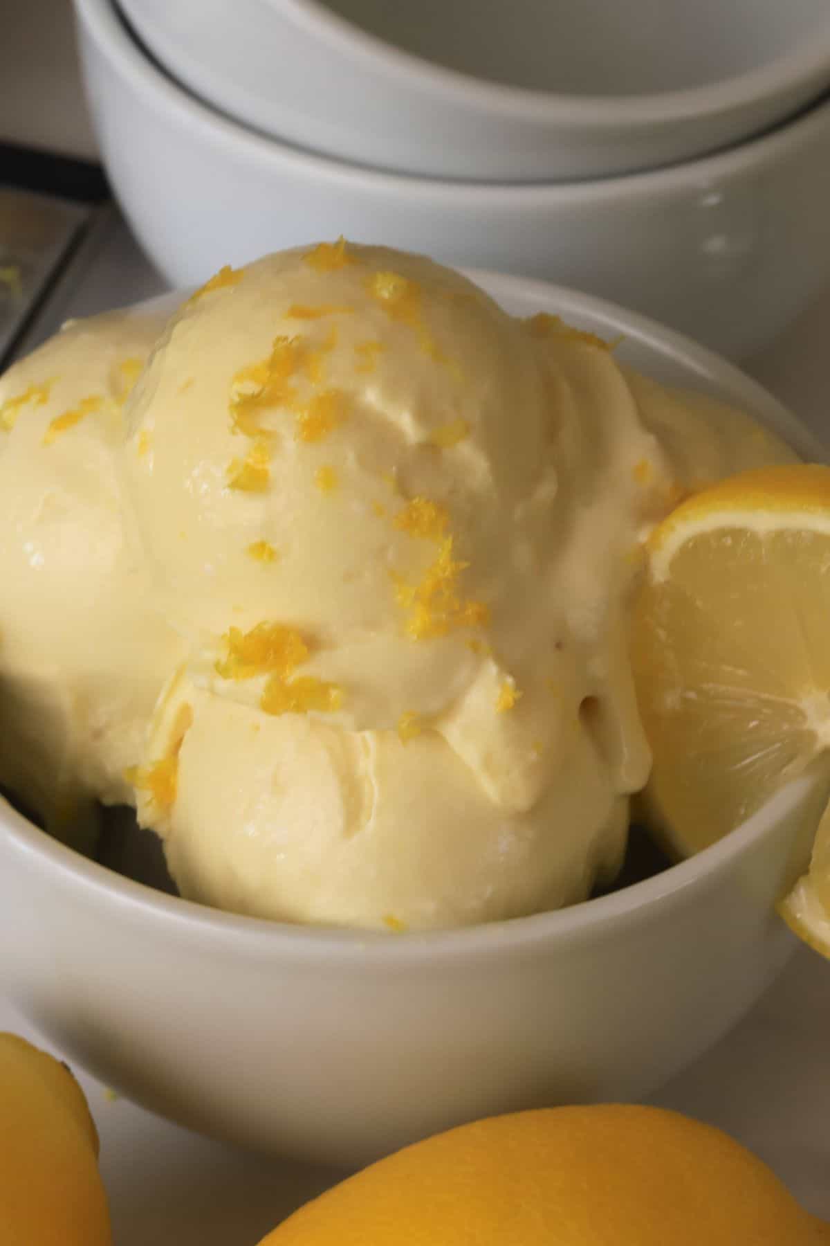 Low carb lemon ice cream in a bowl.
