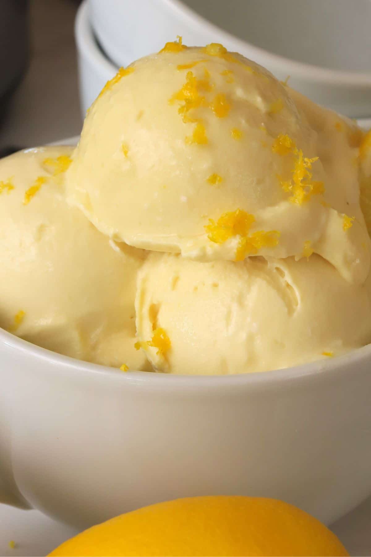Low carb lemon ice cream in a bowl.